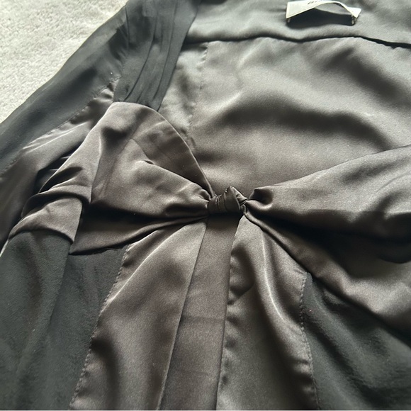 Guizio Long Sleeve Open Front Bow Top in Black - Picture 4 of 6